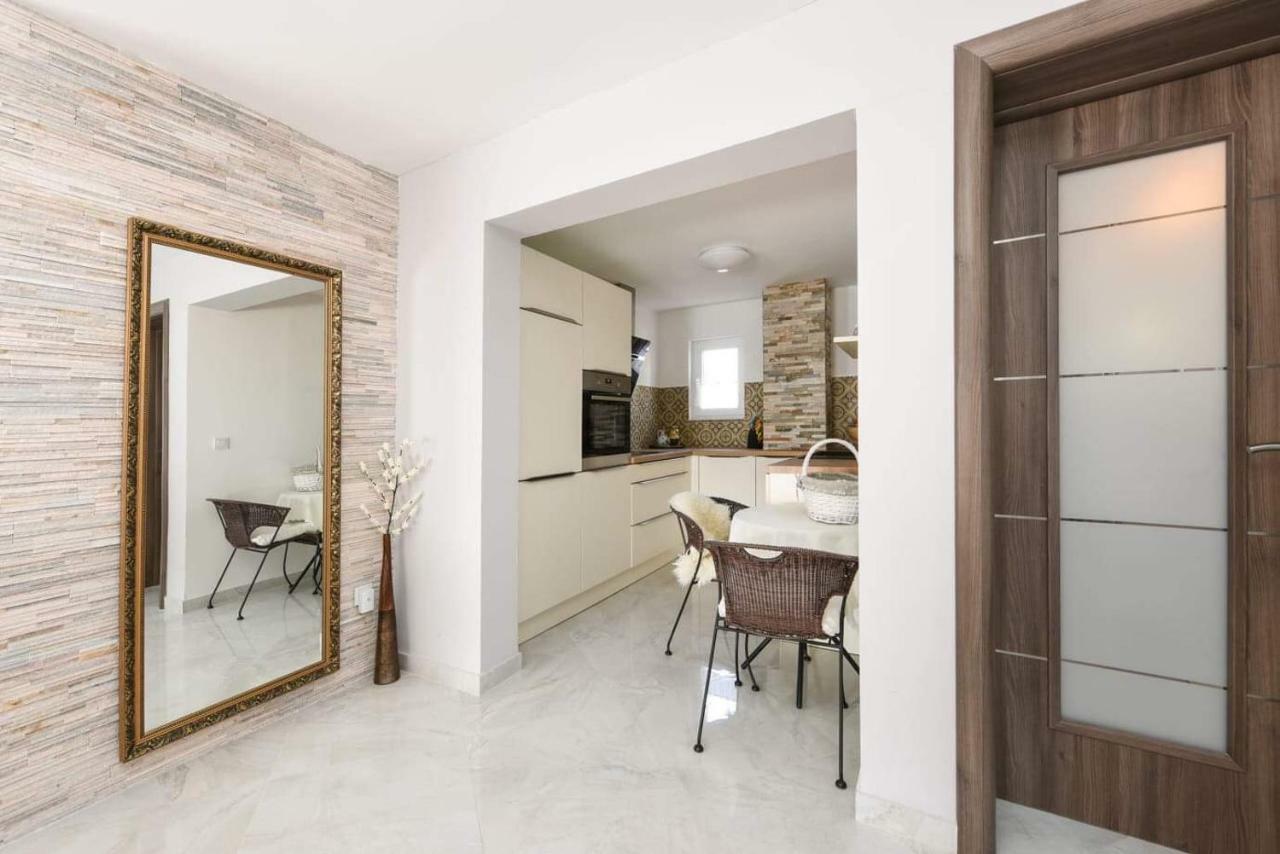 Dana Zadar Apartment ภายนอก รูปภาพ