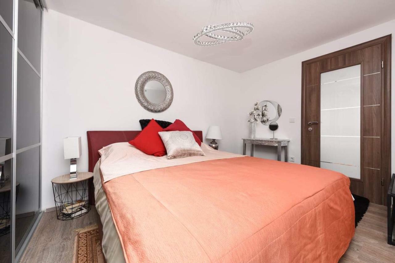 Dana Zadar Apartment ภายนอก รูปภาพ