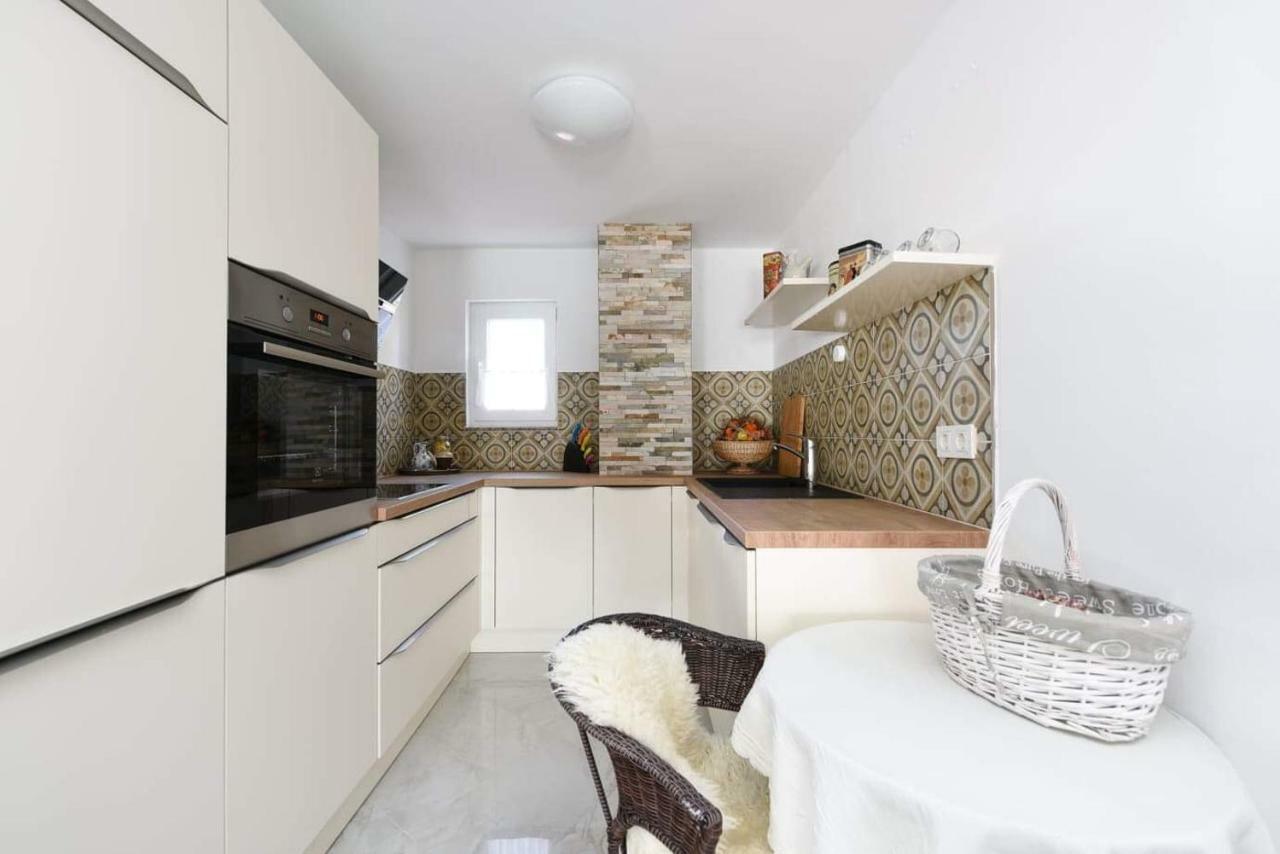 Dana Zadar Apartment ภายนอก รูปภาพ