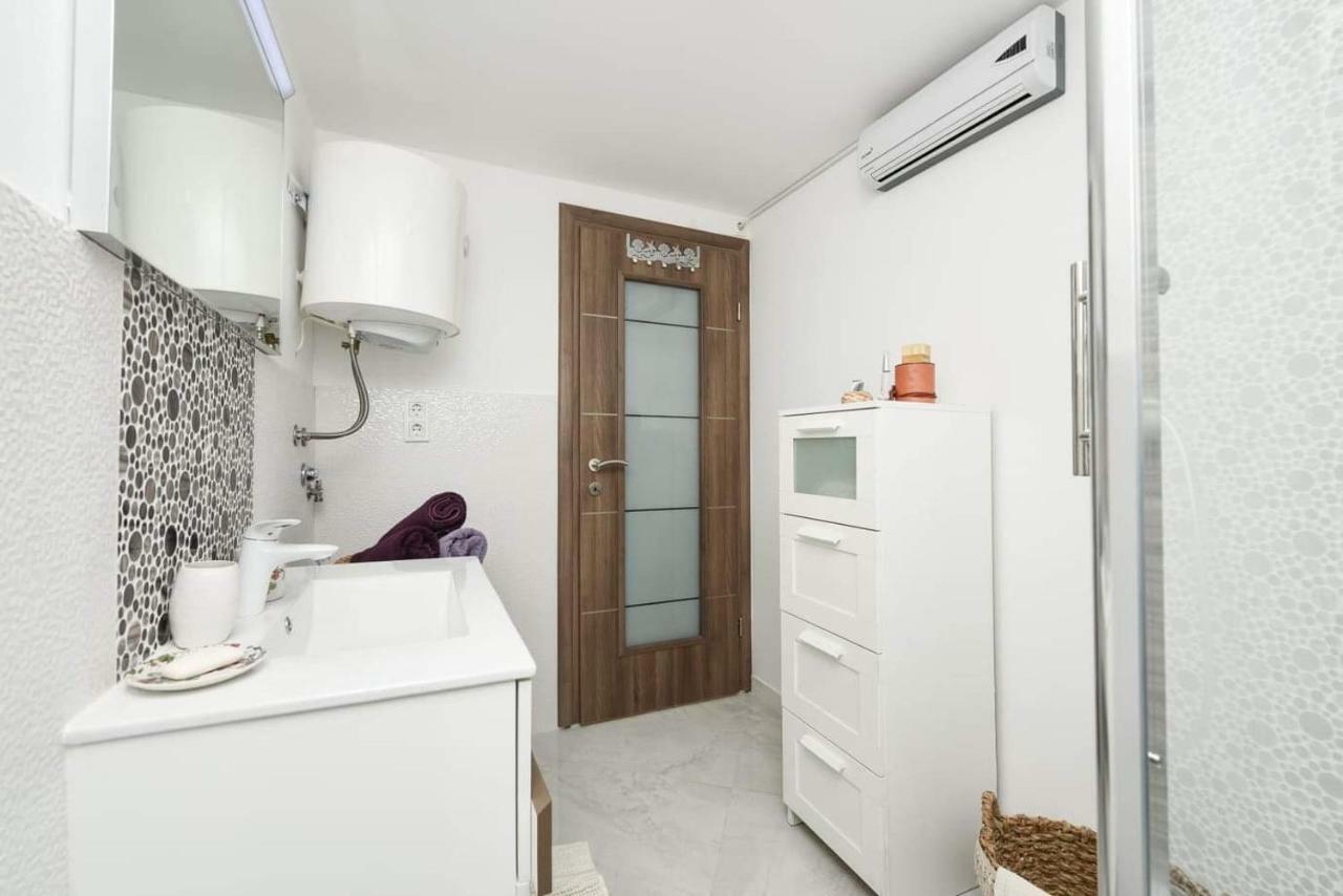 Dana Zadar Apartment ภายนอก รูปภาพ